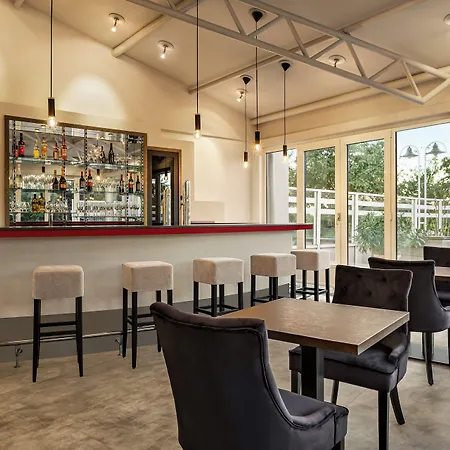 Good Morning+ Halle Leipzig ホテル 4*