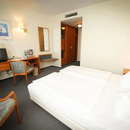 Good Morning+ Halle Leipzig ホテル Kabelsketal